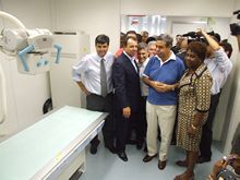 Autoridades visitam a UPA - Clique para ampliar - Foto: Portal Terê