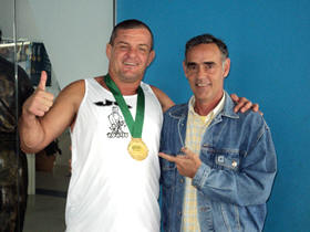 O campeo Jess Rodrigues e o Secretrio de Esportes Francisco Gaspar