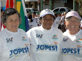 Maria Magdalena, Lencir e Dirce participam sempre das competies do JOPISI - Foto: Marco Esteves