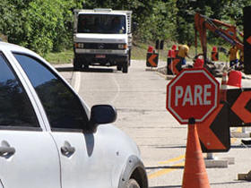 Pare e siga - Foto de arquivo Potal Ter