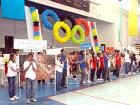 Delegaes das escolas municipais, estaduais e particulares que participam da edio 2011 dos Jogos Estudantis - Foto: Marco Esteves