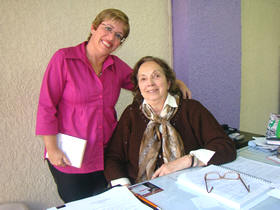 Coordenadora do Eja, Ana Paula Coutinho e a Secretria de Educao Neli Pampilln - Foto: Marcelo Ferreira