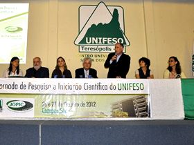 Luis Eduardo Possidente Tostes falou de sua satisfao em ter o presidente da FAPERJ no evento - Foto: Unifeso