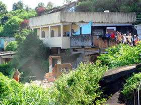 Demolio de casa no Rosrio - Foto: Jeferson Hermida