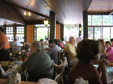 Restaurantes ficaram cheios - Foto: Roberto Ferreira