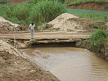 Ponte foi desobstruda - Foto: Divulgao