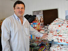 Secretrio de Desenvolvimento Social Rudimar Caberlon: alimentos doados durante a Feport j esto sendo distribudos - Foto: Roberto Ferreira