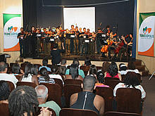 Orquestra de Violinos Cartola  Petrobras no Teatro Municipal, uma das atraes da Semana da Conscincia Negra de Terespolis - Foto: Marco Esteves
