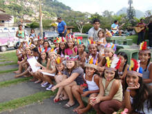 Alunos do curso de Teatro Infantil da Secretaria de Cultura encenaram A lenda da mandioca - Foto: Luciana Daumas