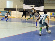 Equipe Sub-15 de Terespolis em ao no Ginsio Pedro: goleada de 8x2 sobre o Unigranrio - Foto: Divulgao/AsCom