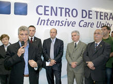 Prefeito Jorge Mario na inaugurao do novo CTI do Hospital So Jos - Foto: Marco Esteves