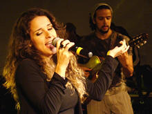 Cantora Taynah - Foto: Cludio Furtado