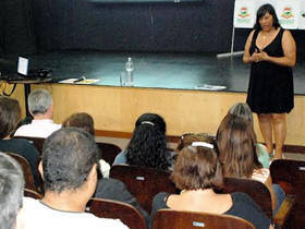 Andrea Pacheco, pres. do SINDPMT, fala sobre o assdio moral - foto: Jeferson Hermida
