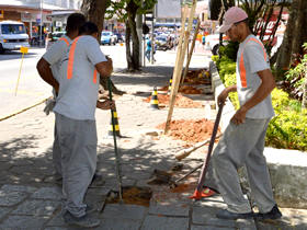 Trabalhos iniciais para a obra de remodelao da Praa Olmpica - Foto: Jeferson Hermida