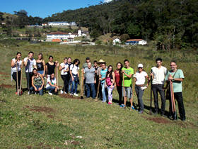 Reflorestamento no Campus - Foto: Unifeso