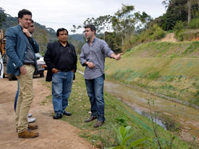 Representantes da GIZ visitaram reas atingidas pelas chuvas de 2011 - Foto: Marco Esteves