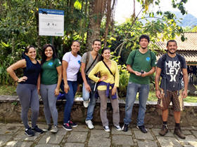Estudantes do UNIFESO, voluntrios em projeto de conservao - Foto: Unifeso