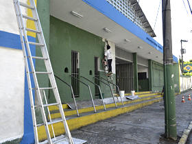 Pintura da fachada do ginsio poliesportivo - Foto: Marcelo Roza
