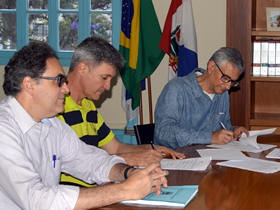 Assinatura do acordo de cooperao tcnica - Foto: AsCom PMT