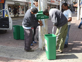 Novas lixeiras na Calada da Fama - Foto: Davi Almada