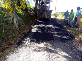 Fresa de asfalto na Comunidade dos Quatorze, na zona rural - Foto: AsCom PMT