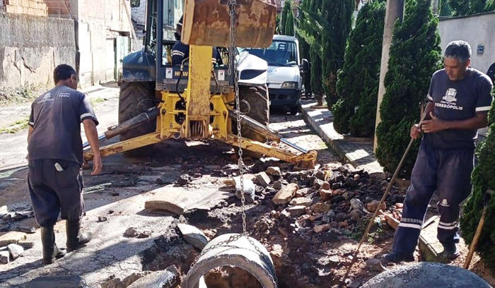 Reparo de galeria pluvial na Rua João Bonifácio, na Tijuca - Foto: AsCom PMT