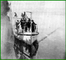 O vaporzinho "Teresópolis", quando chegava ao Porto de Piedade por volta de 1914.