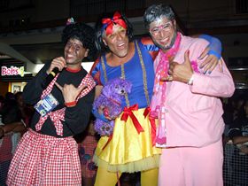 Dj Duda Ramalho, Aranha e ao centro a "vencedora" da categoria individual - Clique para ampliar - Foto: Portal Ter�
