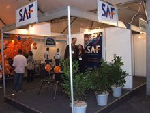 Stand da SAF Assistencial, com Sr. Roberto e Sra. Gisele - Clique para ampliar - Foto: Portal Ter