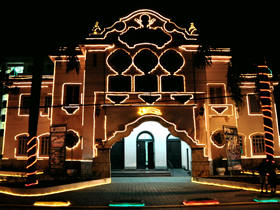 Iluminação na Prefeitura - Foto: Roberto Ferreira