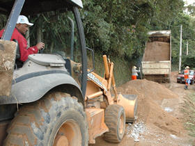 Em Vargem Grande, a Estrada Custdio da Ponte Cunha recebeu saibro e bica corrida. Foto: Marco Esteves