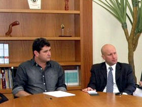O Secretrio Estadual de Sade, Srgio Crtes e o Prefeito Interino, Arlei de Oliveira Rosa - Foto: Marco Esteves