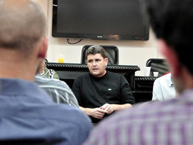 Prefeito interino Arlei fala a empresrios - Foto: Roberto Ferreira