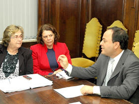 Secretria Graa Granito, Procuradora Rosilda e o Secretrio de Assistncia Social do Estado, Rodrigo Neves - Foto: Marco Esteves