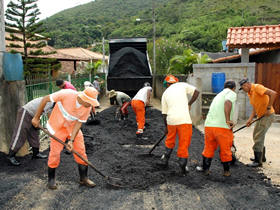 Em Bonsucesso, a Rua Francisco Batista Granito foi asfaltada na ltima semana. Foto: Marco Esteves