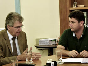 Subsecretrio Obras e Urbanismo do Estado, Vicente Loureiro e o Prefeito Arlei - Foto: Roberto Ferreira