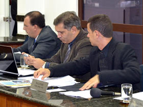 Vereadores presentes aprovaram a reduo por unanimidade - Foto: AssCom CMT
