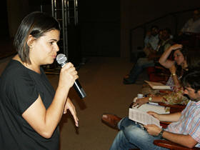 Coordenadora do Programa Mais Educao em Terespolis, Marcia Maria Tavares, apresenta os novos parceiros aos diretores das escolas - Foto: Marcelo Ferreira