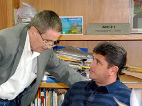Prefeito Arlei e Carlos Chambers - Foto: Jeferson Hermida