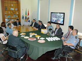 Prefeito Arlei recebe o alto comando da Segurana Estadual - Foto: Jeferson Hermida