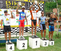 Ciclistas de Terespolis no pdio do Estadual de Mountain Bike Cross Country - Foto: Divulgao