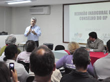 Prefeito Jorge Mario falou da expectativa de atender a todos na reunio inaugural do Conselho do Oramento Participativo 2010/2011 - Foto: Roberto Ferreira