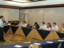 Representantes do Poder Pblico e de entidades empresariais na segunda etapa da oficina de planejamento estratgico - Foto: Marco Esteves