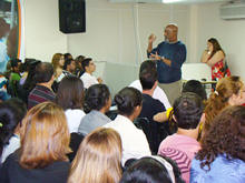 Professor Joo Alberto Lima explica o Programa Mais Educao - Foto: Marcelo Ferreira
