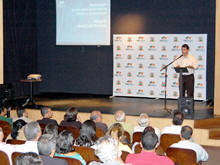 Secretrio de Governo Jos Alexandre Almeida apresenta o calendrio de eventos 2010, com atraes estratgicas para atrair um nmero maior de turistas - Foto: Roberto Ferreira