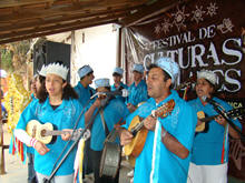 A Folia de Reis Estrela Guia foi uma das atraes da tarde de sbado - Foto: Cludio Furtado