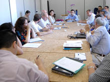 Termos do protocolo de intenes visando o desenvolvimento do turismo regional so debatidos durante reunio do Conselho Serra Verde Imperial - Foto: Roberto Ferreira