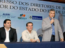 Prefeito Jorge Mario (de p) na abertura do XIII Congresso da Adjori-RJ - Foto: Marco Esteves