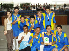 No SESC Terespolis, alunos da EJA comemoram vitria no futsal - Fotos: Ana Paula Coutinho e Marcelo Ferreira