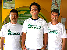 Secretário de Meio Ambiente, Flávio Castro, ator e produtor de agricultura orgânica, Marcos Palmeira e diretor de Planejamento e Projetos da Secretaria de Meio Ambiente, Leandro Coutinho, na exposição itinerante “A Mata Atlântica é aqui!” - Foto: Luciano Zimbrão